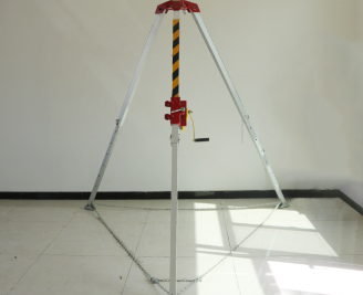 救援三腳架冬季作業需要具備更強的抓地力